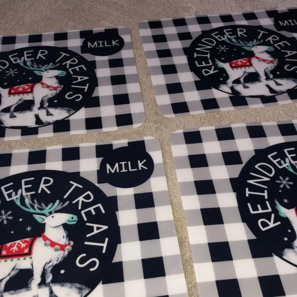 Christmas‎ Reindeer Treats Milk Buffalo Plaid Placemats